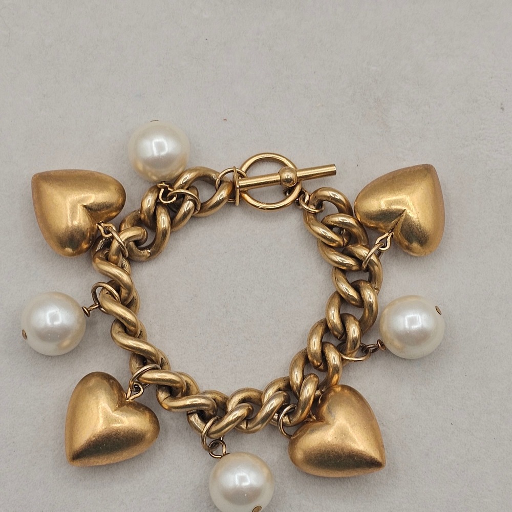 Anne Klein Puffy Heart Charm Bracelet Faux Pearl Chunky Gold Tone Chain 6.5in. - Picture 13 of 13